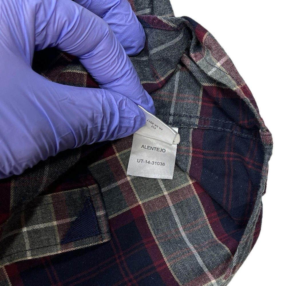 UNTUCKit Shirt Men's Blue Plaid Button Up Cotton Long Sleeve Shirt Size Medium - Picture 3 of 8